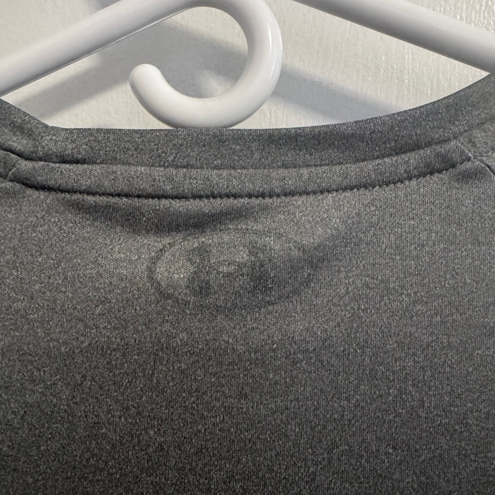Under Armour Men's Gray Short Sleeve Tee - Picture 4 of 4